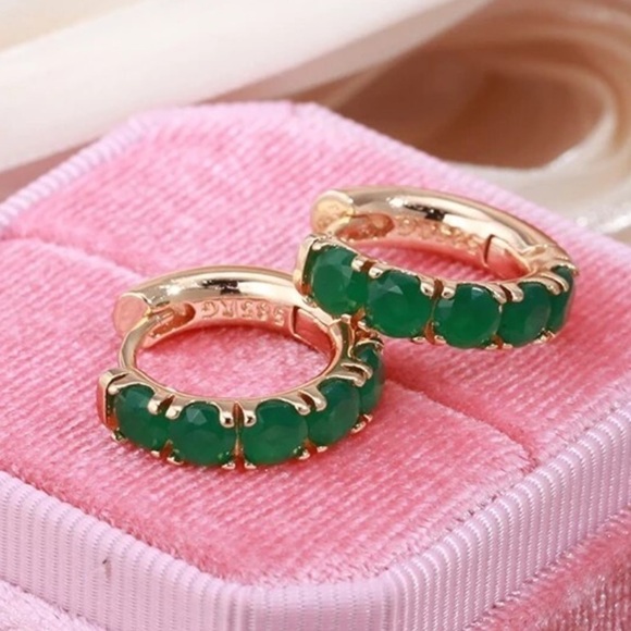 𝅺❗️restocked❗️new Emerald Green Huggie Hoop Earrings - Picture 2 of 10